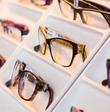 عینک ارزان چه فرقی عینک گران دارد؟